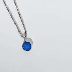 collier cadeau souvenir bleu et argenté